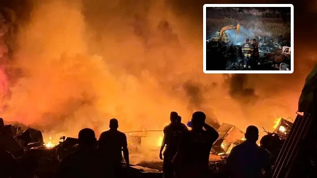 alevlere teslim olan hurdalik alanda cikan yangin geceyi aydinlatti dZ1CIU49