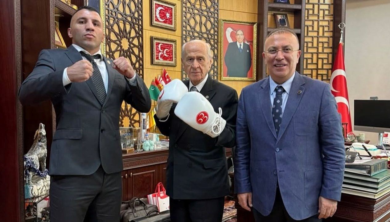 bahceli boks eldivenini giydi z4kvr6Z4