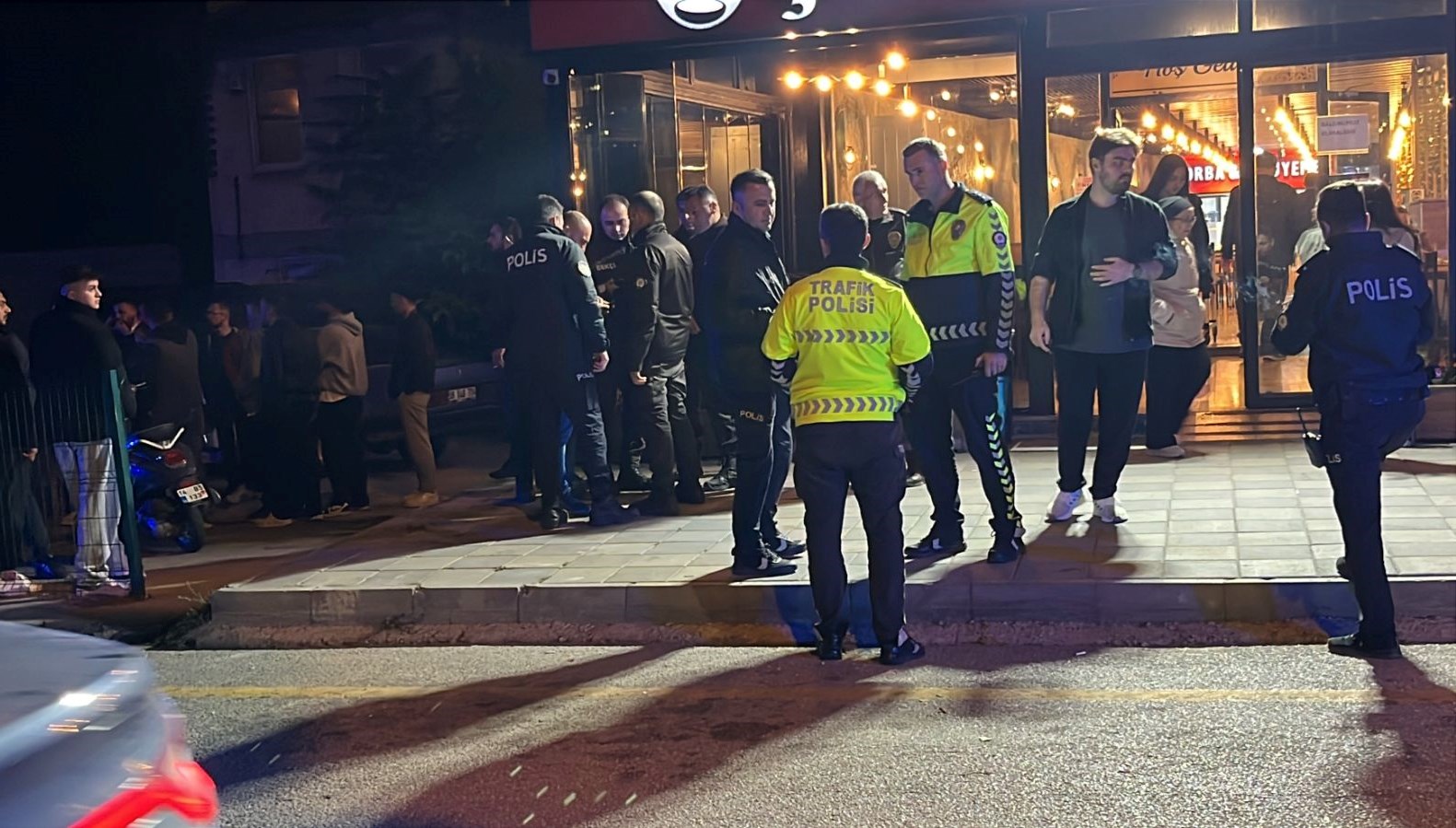 boluda corbacida bicakli kavga 2 yarali ERSZvtX3