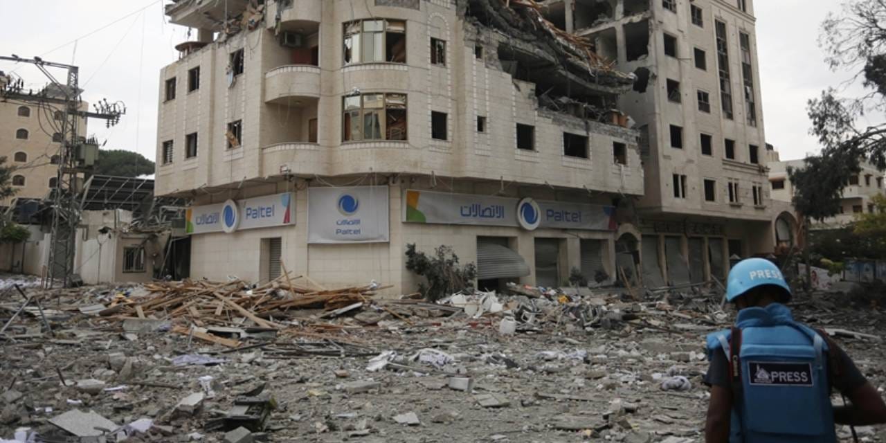 israilin gazze saldirilarinda bir gazeteci daha hayatini kaybetti OUYZvDP3