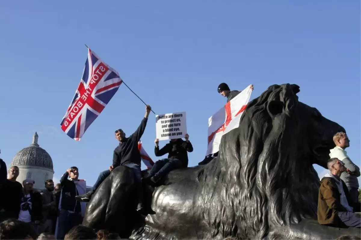 londrada asiri sag mitinginde catismalar 7LfVUrmI