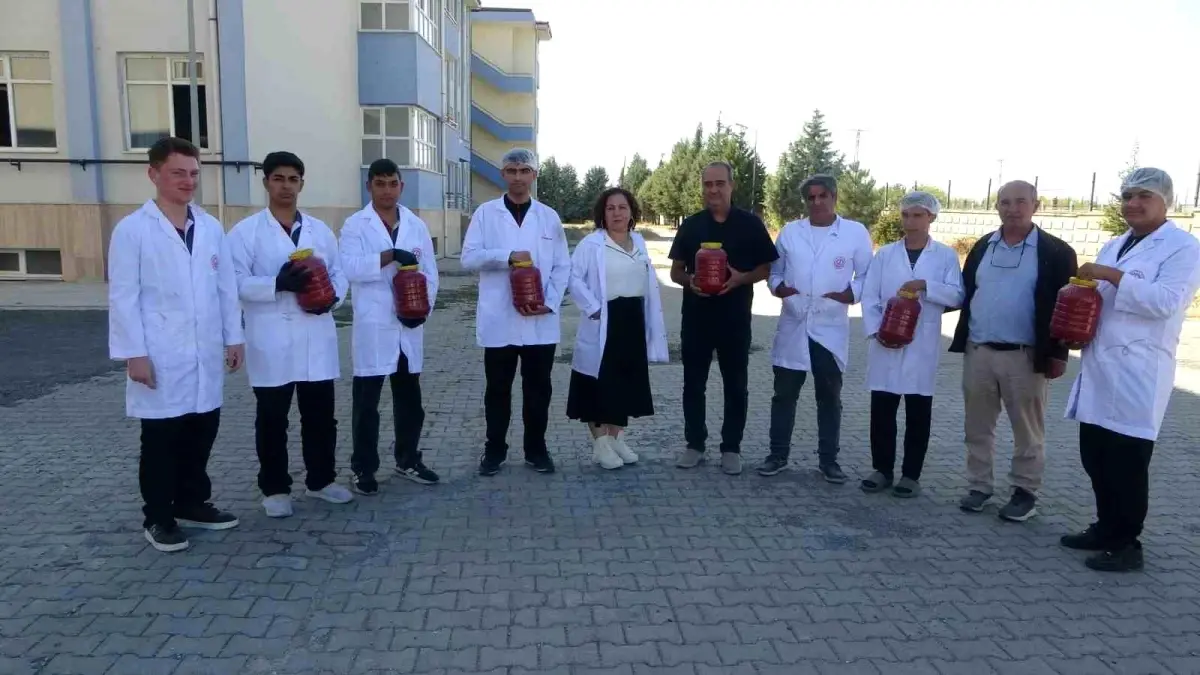 meslek lisesinden 1 ton salca SahBKadP