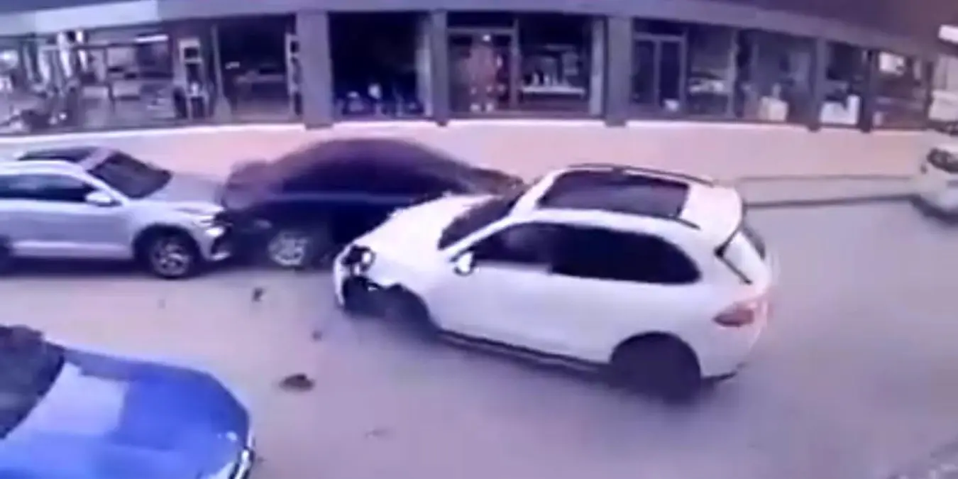 tokatta luks porsche cipin tekerle carpisma sonucu koptu c5i1rX5x