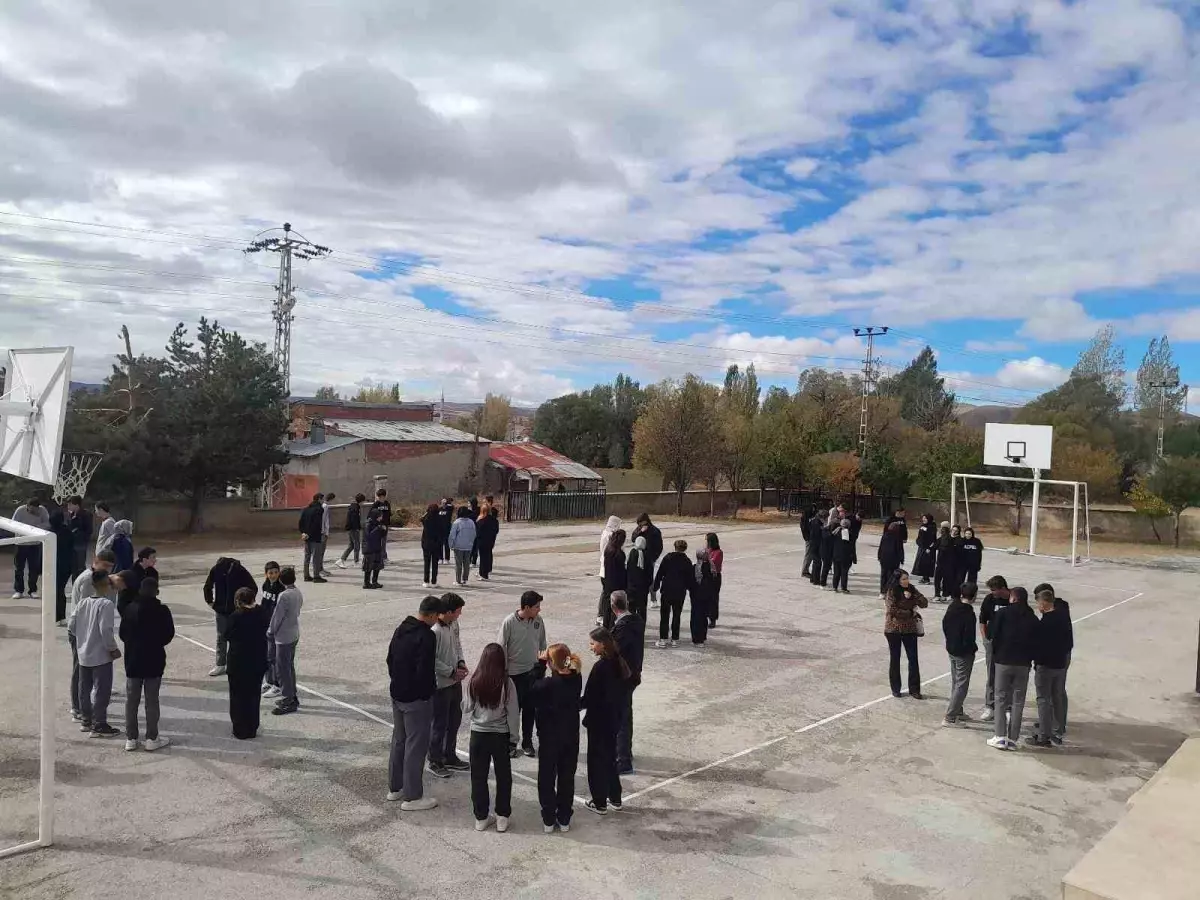 aydintepedeki okullarda afet tatbikati gerceklestirildi 8c7aZyIE.jpg