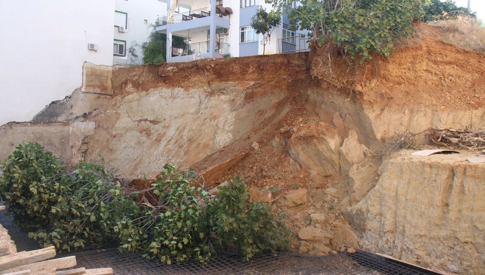 ayni insaatta ikinci kez gocuk XtgAuISl.jpg