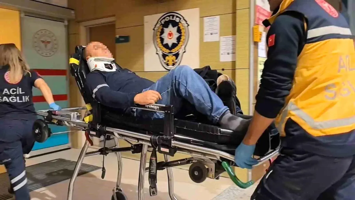 bursada hafif ticari arac tirla carpisti 2 yarali O1VKxRzW