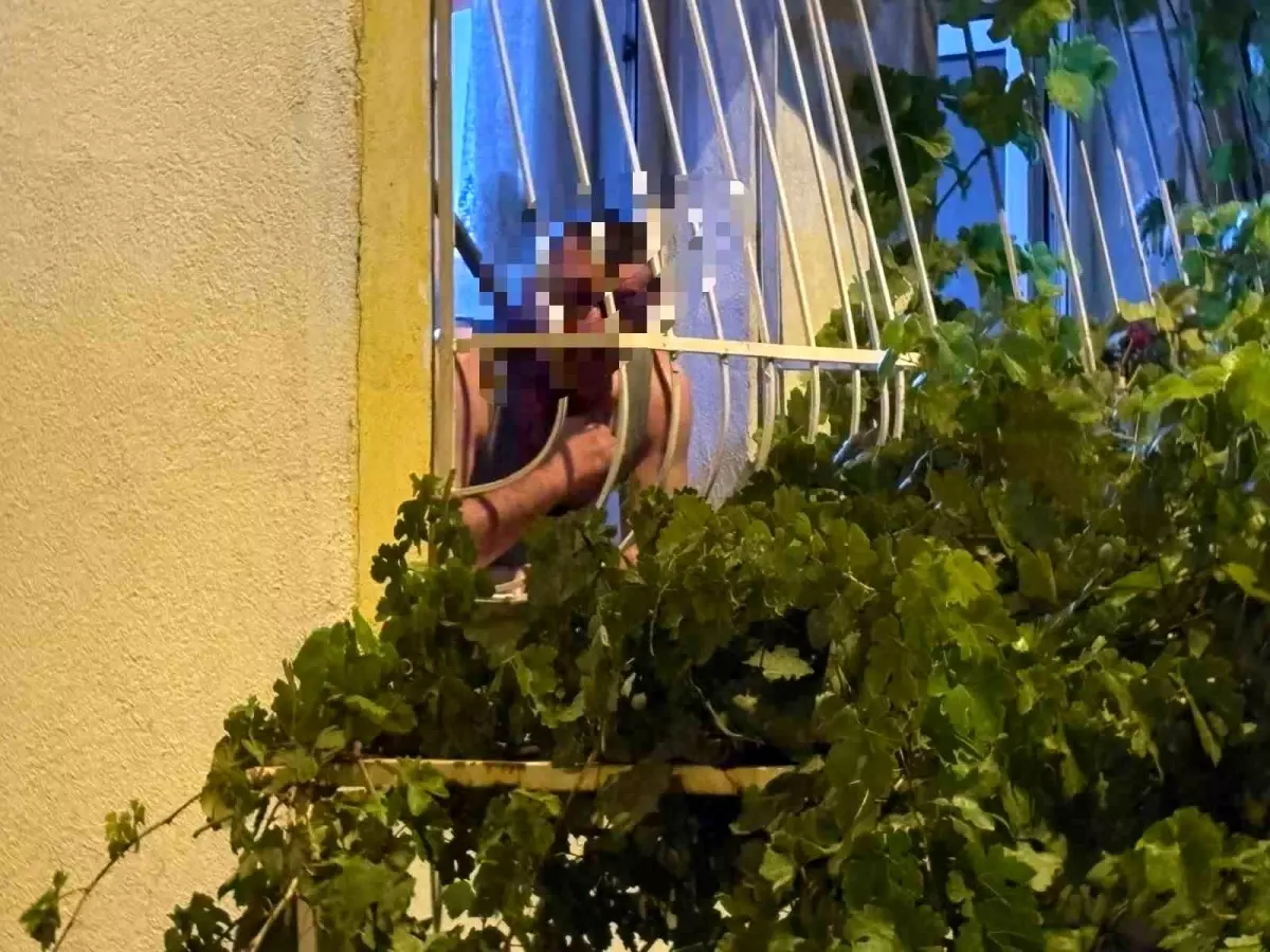 kayseride bunalimda olan sahis pencereden kendini kesmeye calisti 97u7Rcpm