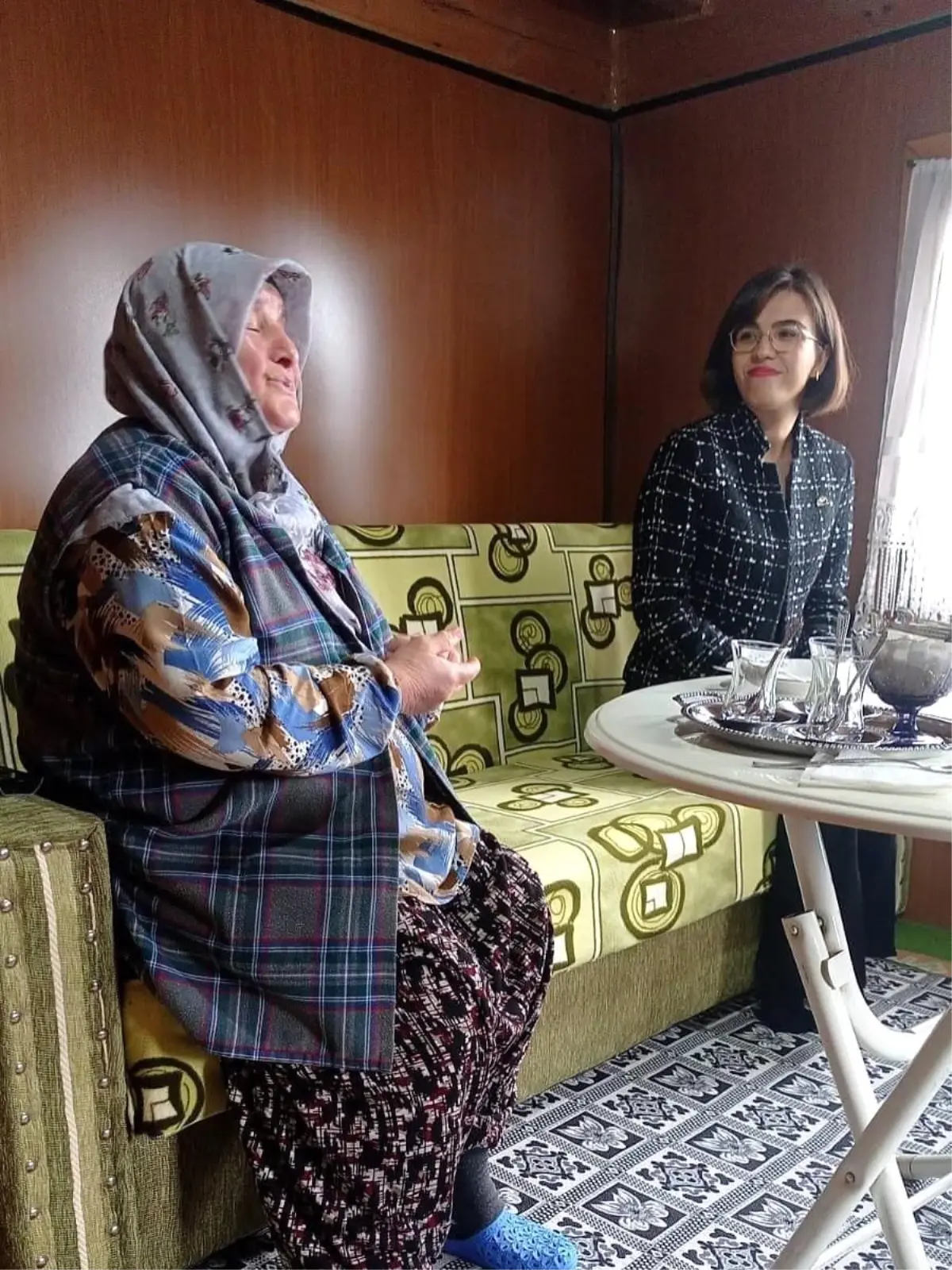 yaslilar gununde anlamli ziyaret 3rfRcMge