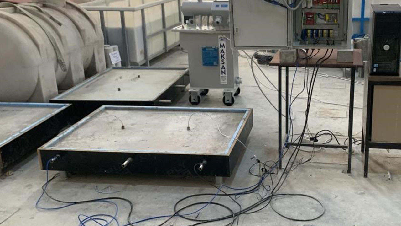 Yolları tuzlama devri bitiyor: Kar tanesini yere düşmeden eriten teknoloji