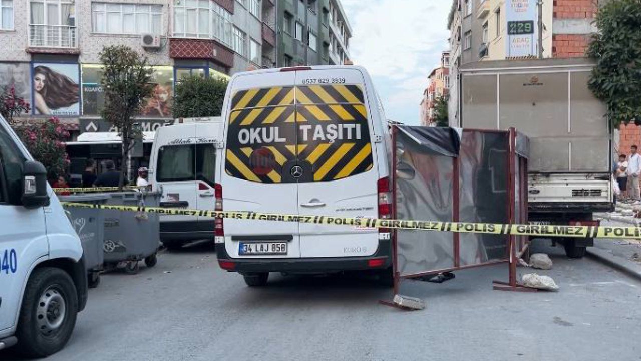 Bir anda geri geldi yolun karsisina gecen yaya hayatini kaybetti RQktx7GV