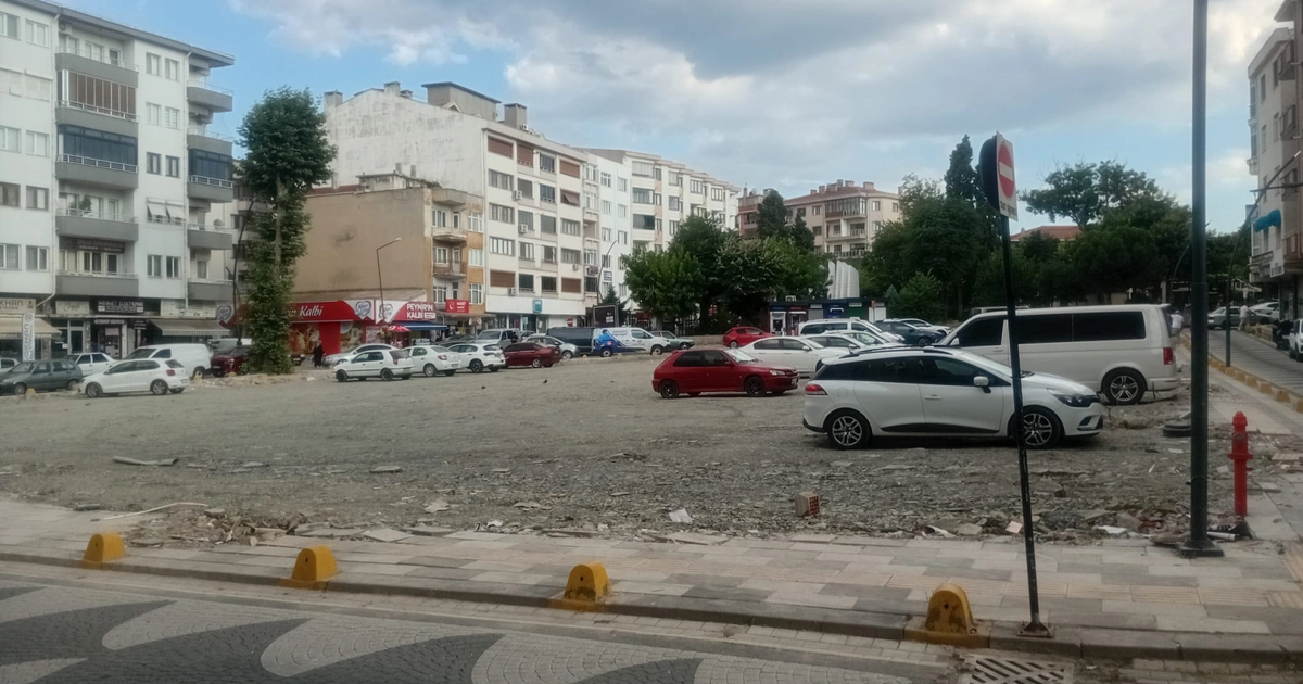 Edirne kesanda bosalan arsa otoparka donustu B2NPiPyR