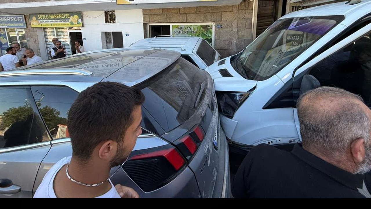 Nevsehirde faciadan donuldu saman yuklu kamyonet ortaligi birbirine katti Z16s2lBI